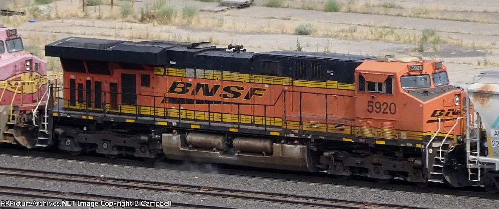 BNSF 5920